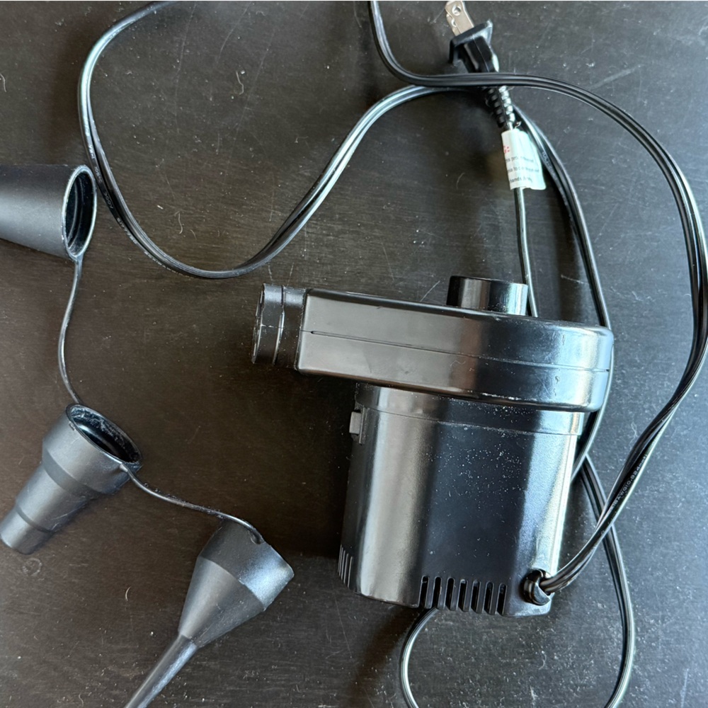 Black Electric Air Pump - Picture 4 of 4